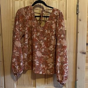 Daytrip Floral V-Neck Blouse in Rust and Cream